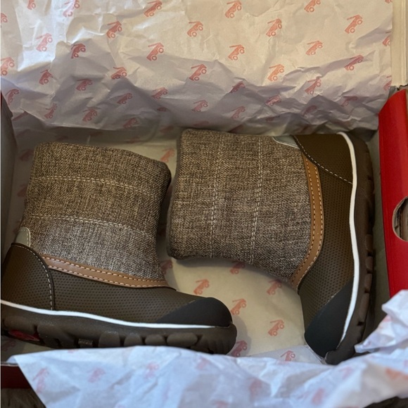 See Kai Run, snow boot (size 7 toddler) - Picture 2 of 4